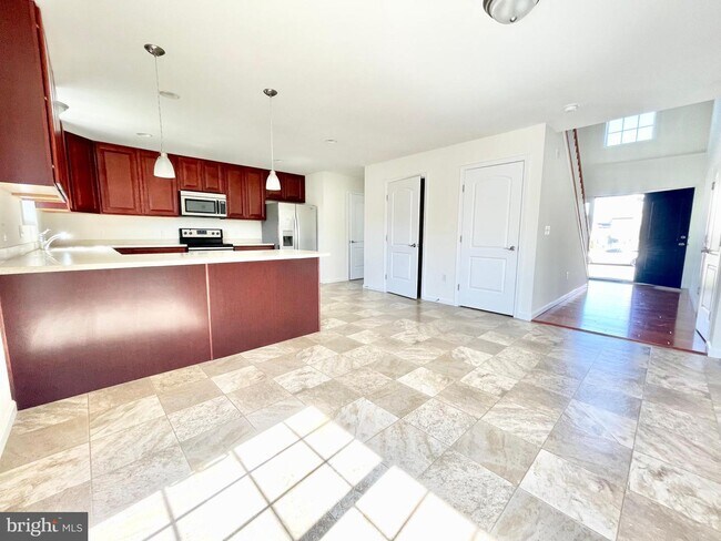 Building Photo - 253 S Marshview Terrace