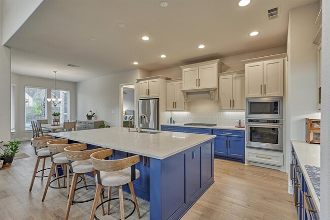 Building Photo - 15230 Tree Swallow Ct