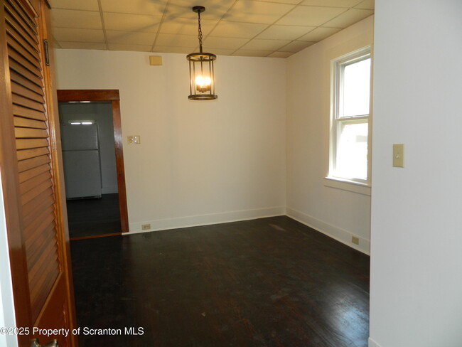 Building Photo - 127 Pine St
