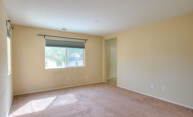 Building Photo - 34212 Woodmont