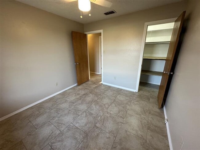 Building Photo - 12747 Candleridge Dr