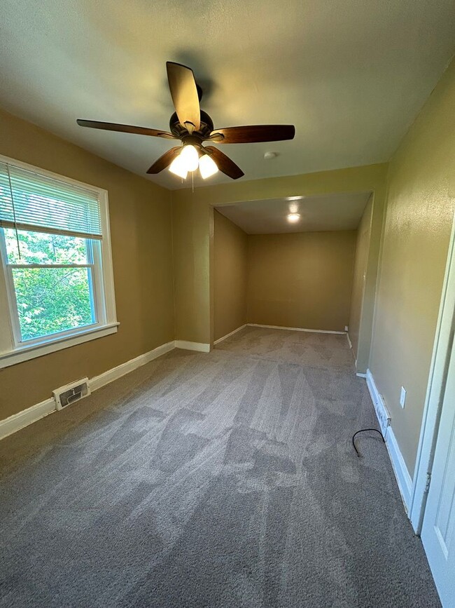 Building Photo - Coming Soon!! 2 Bed 1 Bath House!! $1063.00
