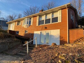 Building Photo - 3bed 2bath Home with Atwood Lake Views