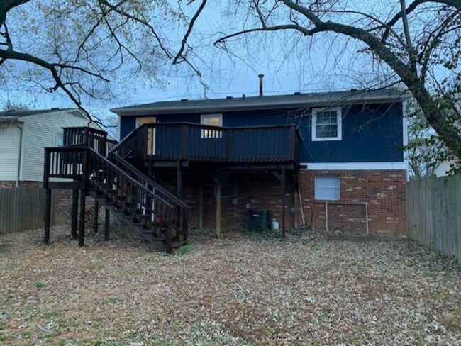 Building Photo - 1808 The Meadow Rd