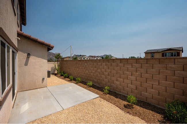 Building Photo - 28650 New Yorker Ln