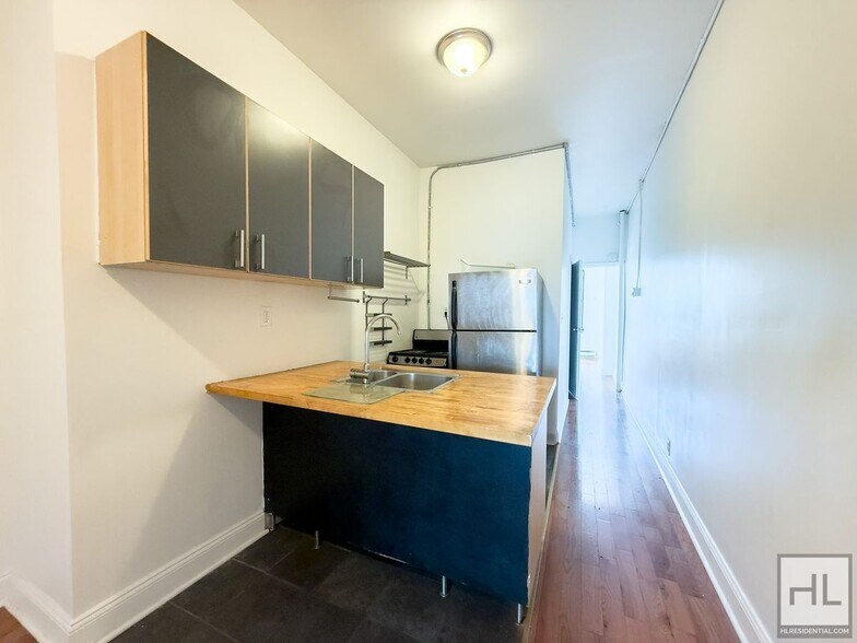 Building Photo - TROUTMAN STREET / Bushwick / Spacious 2-be...