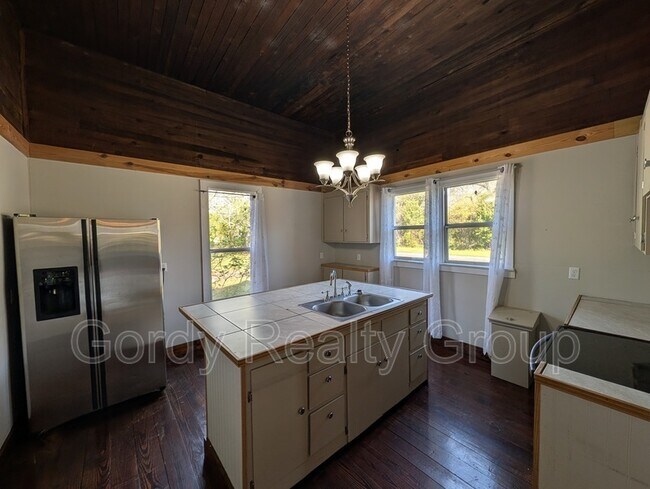 Building Photo - 5443 10th St