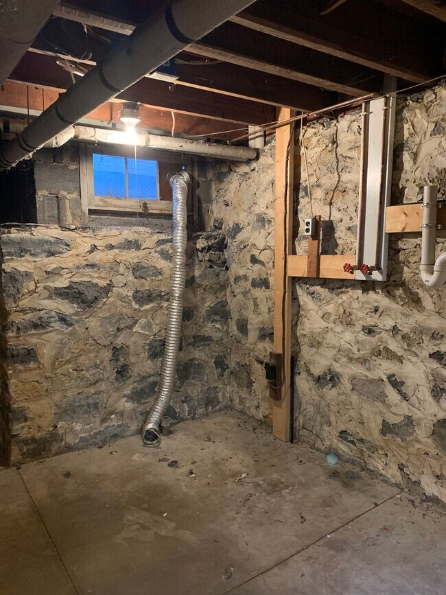 Building Photo - 1343-1347 Scotland Ave