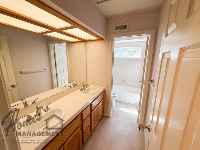 Building Photo - Homes Management - Escondido Home