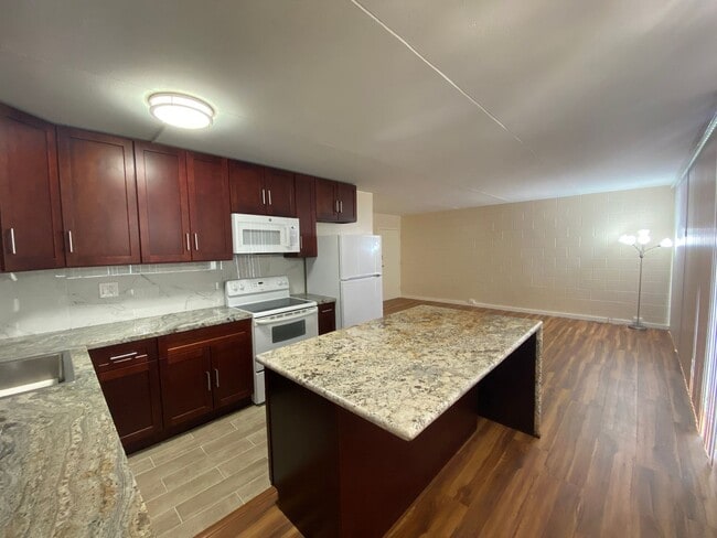 Building Photo - 025RIV