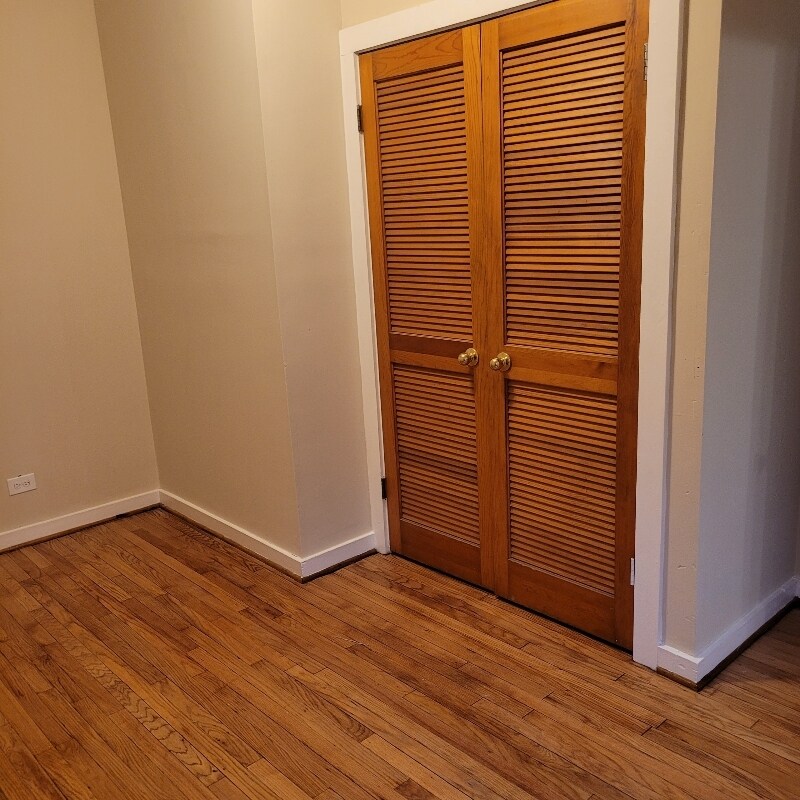 Building Photo - 6723 S Clyde Ave