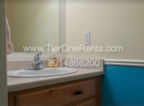 Building Photo - Move-in special: $500 off First months rent