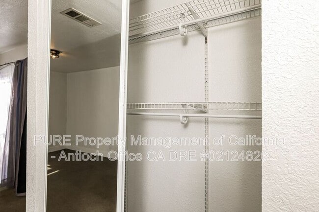 Building Photo - 2101 Banyan Way