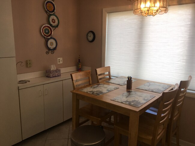 Building Photo - 135 Danbury Ct