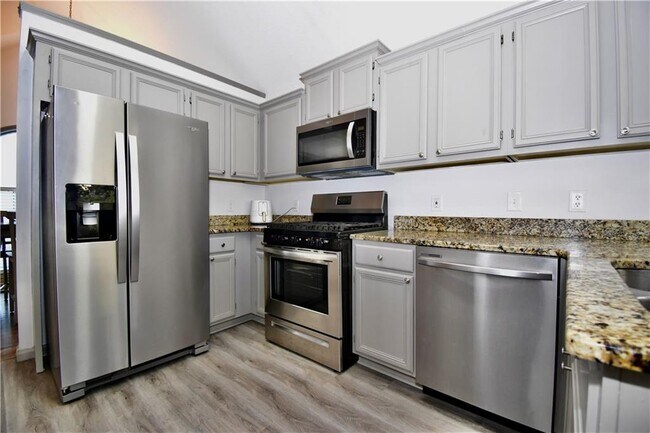 Building Photo - 2582 Candler Way
