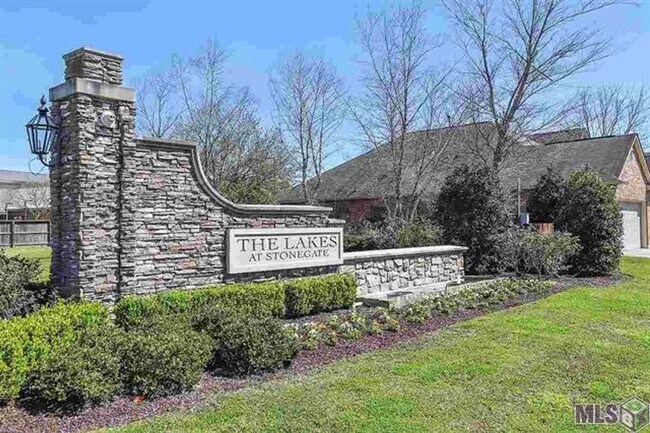 Building Photo - 13869 Stone Gate Dr