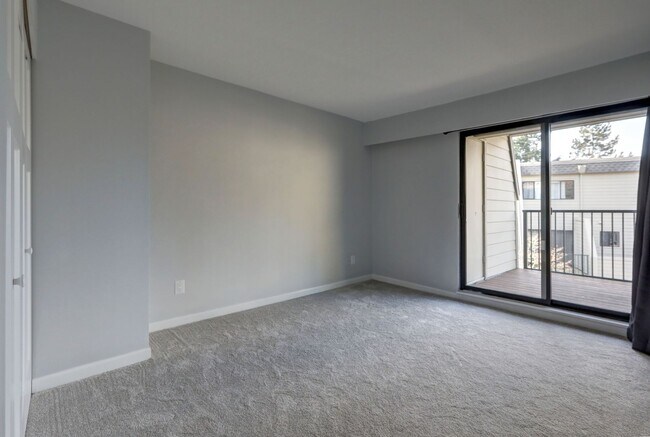 Building Photo - 8851 166th Ave NE