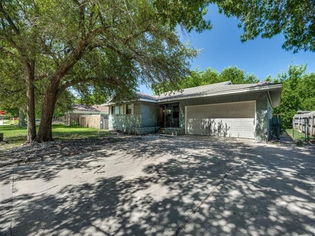 Primary Photo - 1306 Blanton Pl