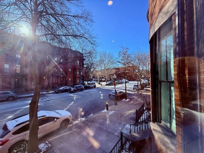 Building Photo - 143 Warren Ave