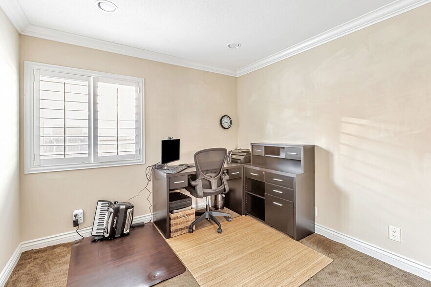 Building Photo - 27525 Paseo Toluca