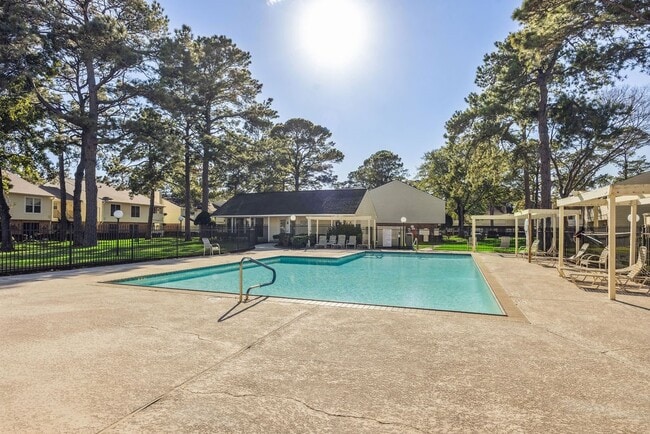 Building Photo - 14555 Wunderlich Dr