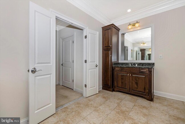Building Photo - 10777 Symphony Park Dr