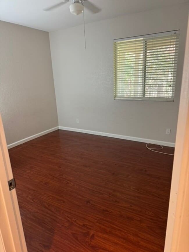 Building Photo - 2 bedroom 2 bath condo located in a gated community