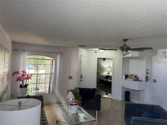 Building Photo - 2112 Jessa Dr