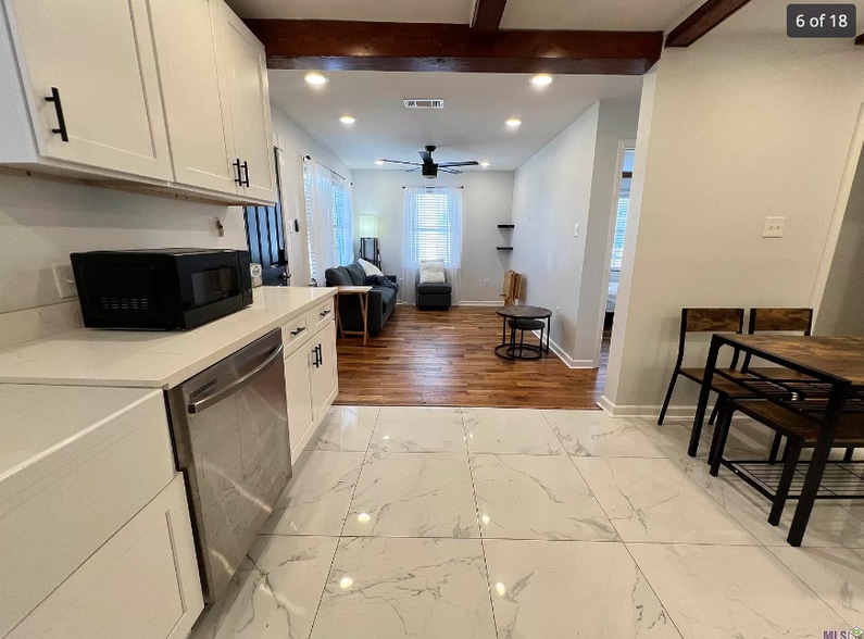 Building Photo - 911 S 12th St