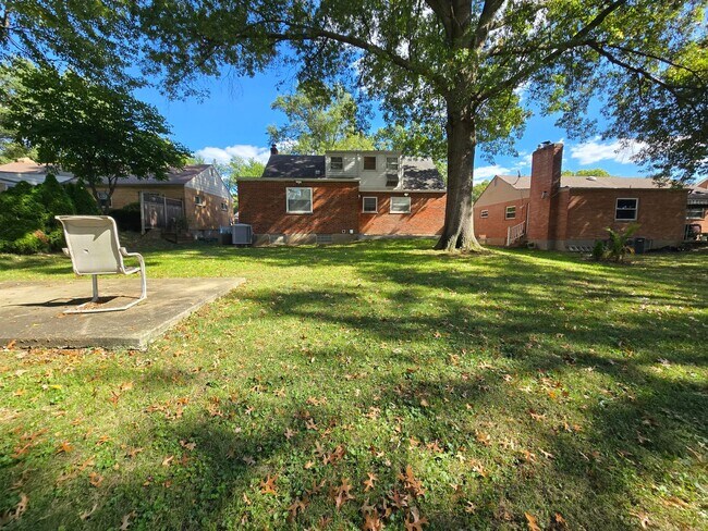 Building Photo - Hidden Gem - 4 Beds | 2.5 Baths | 2-Car Ga...