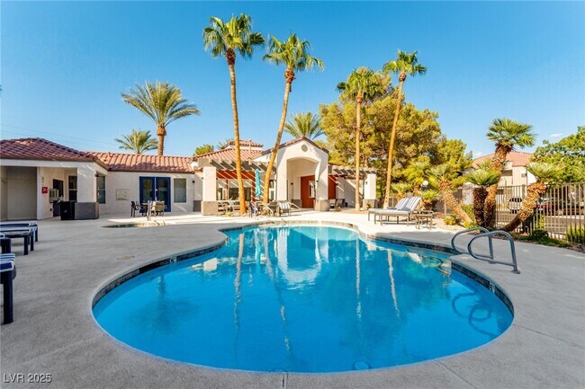 Building Photo - 7413 W Russell Rd