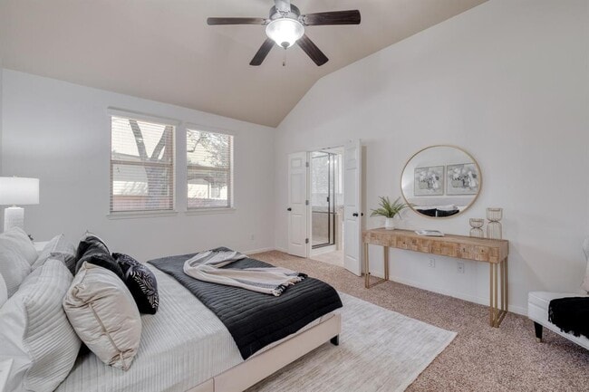 Building Photo - 2213 Lookout Range Dr