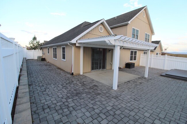 Building Photo - 500 Callaway Circle