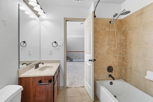 Building Photo - 2409 Pauma Valley Way