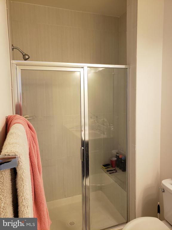 Building Photo - 2204 Shadmoor Dr