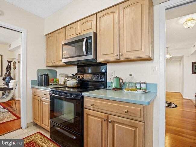 Building Photo - 5501 Seminary Rd