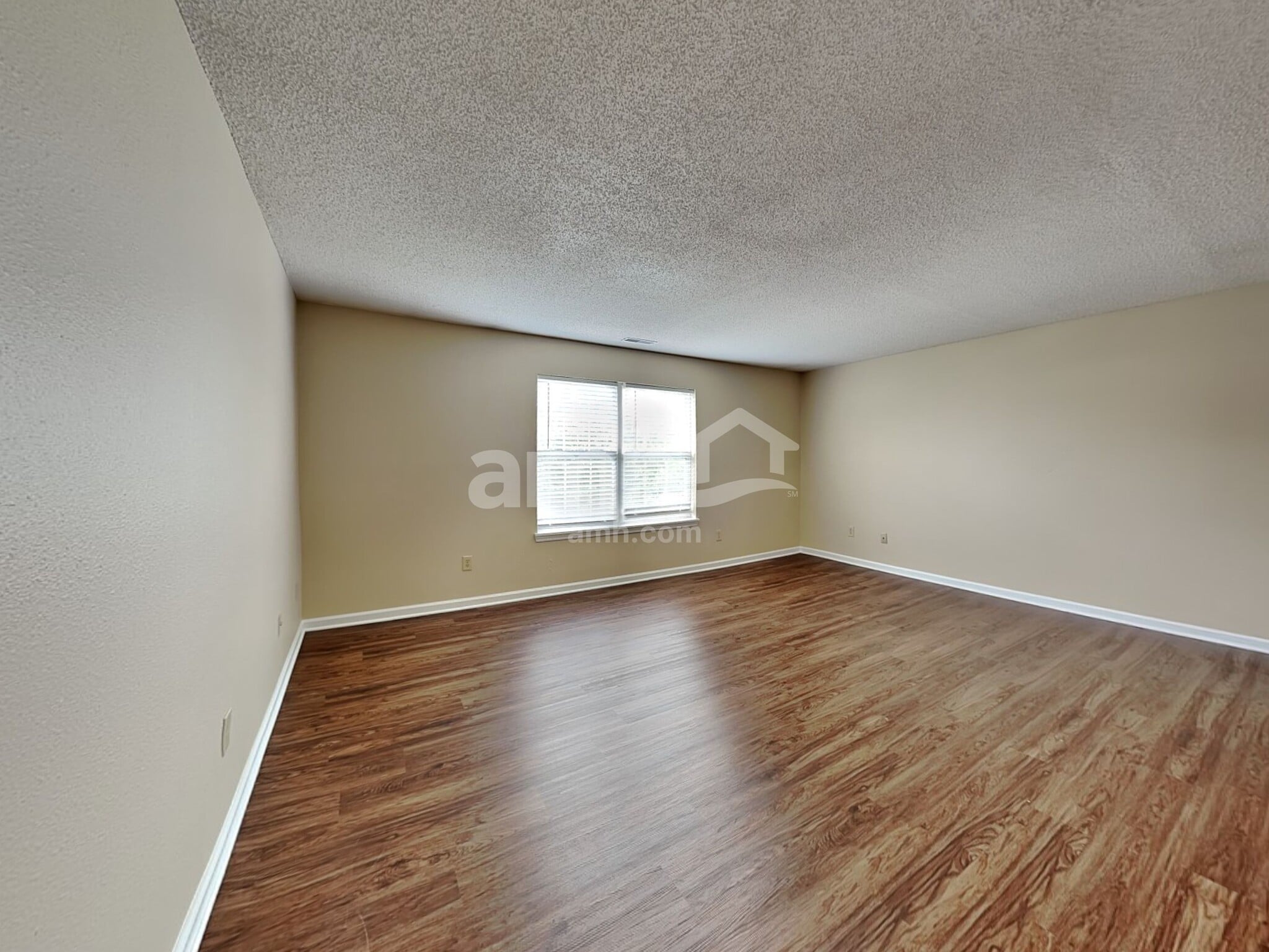 Building Photo - 9017 Stonewall Dr