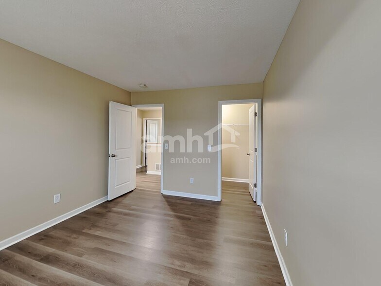 Building Photo - 583 Virginia St