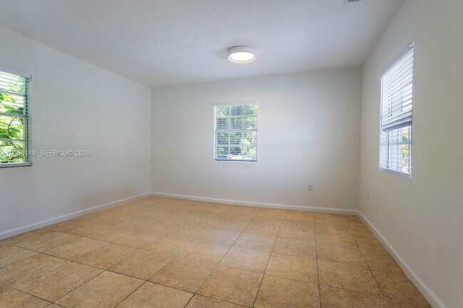 Building Photo - 3628 Thomas Ave