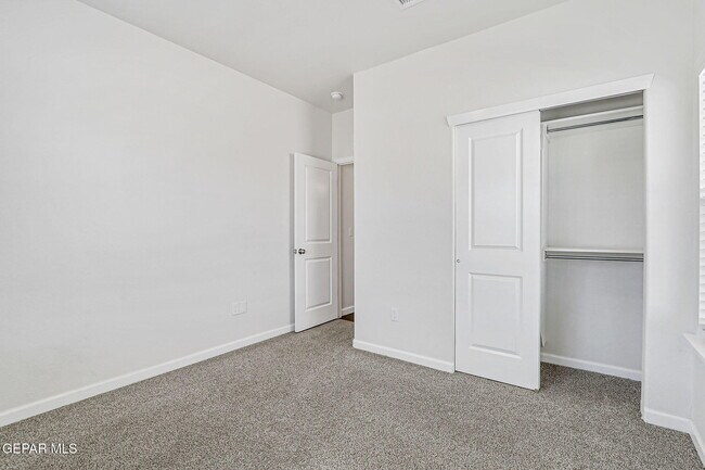 Building Photo - 5913 Ruidoso Downs St