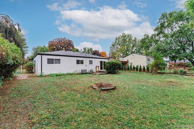 Building Photo - 11809 Meteor Dr