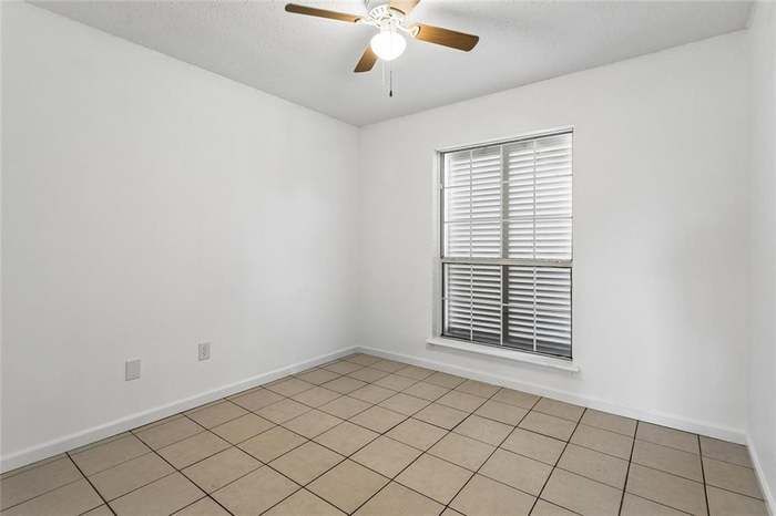 Building Photo - 202 Almond Creek Rd