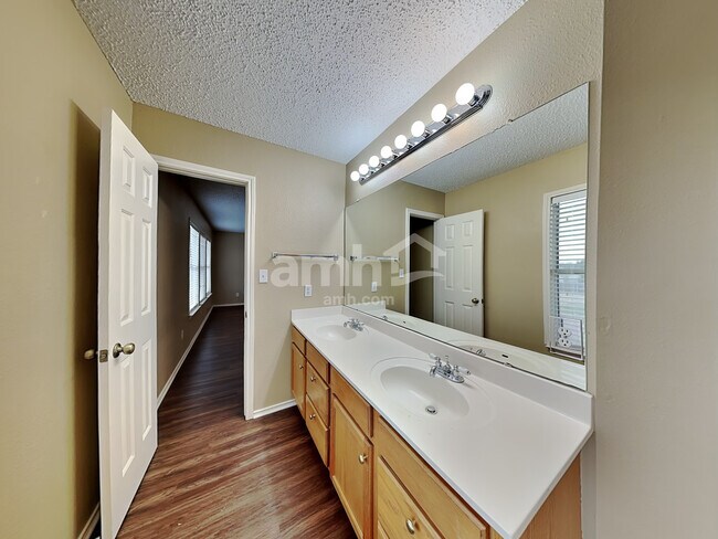 Building Photo - 7060 Milo Way