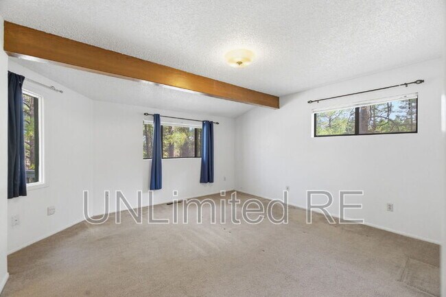 Building Photo - 1410 Inverrary Way