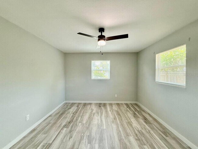 Building Photo - 4406 W Trilby Ave