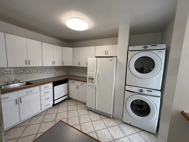 Building Photo - 7500 SW 153rd Ct