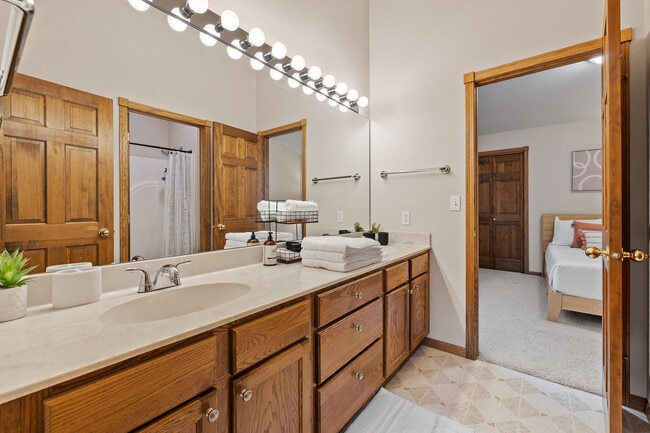 Building Photo - 23679 Dogleg Dr