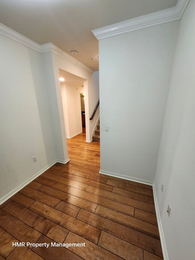 Building Photo - 2 bed 2.5 bath condominium at Lake at Waln...
