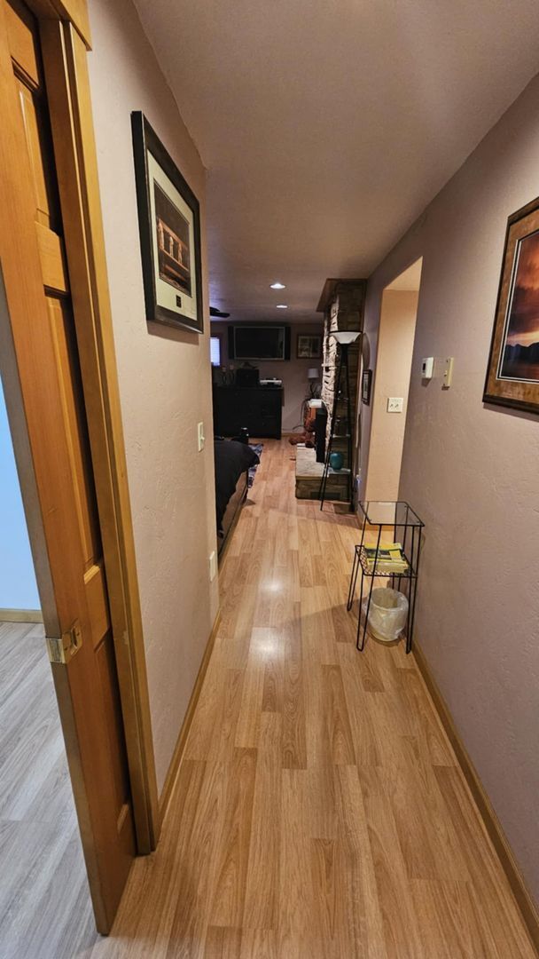 Building Photo - Losleben- House with large yard fully furnished Available Nov 1st - May 31st