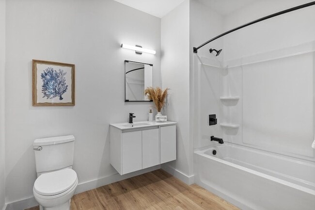 Building Photo - 635 Main St